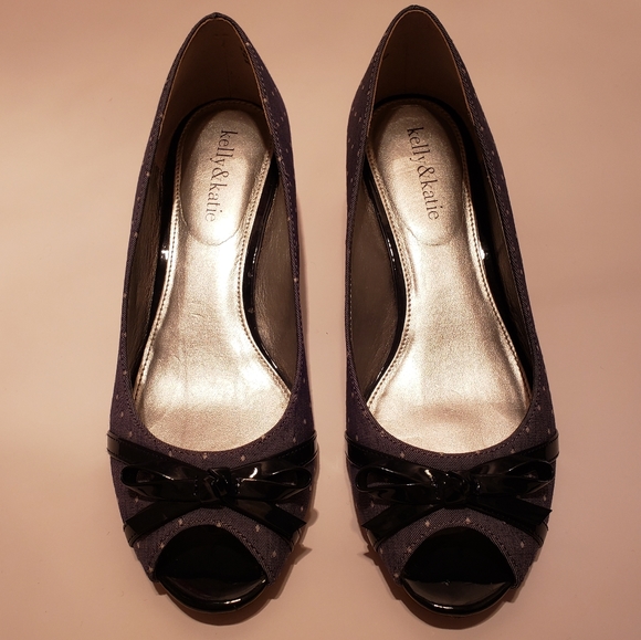 Chambray Style Open Toe Wedge - Picture 2 of 5